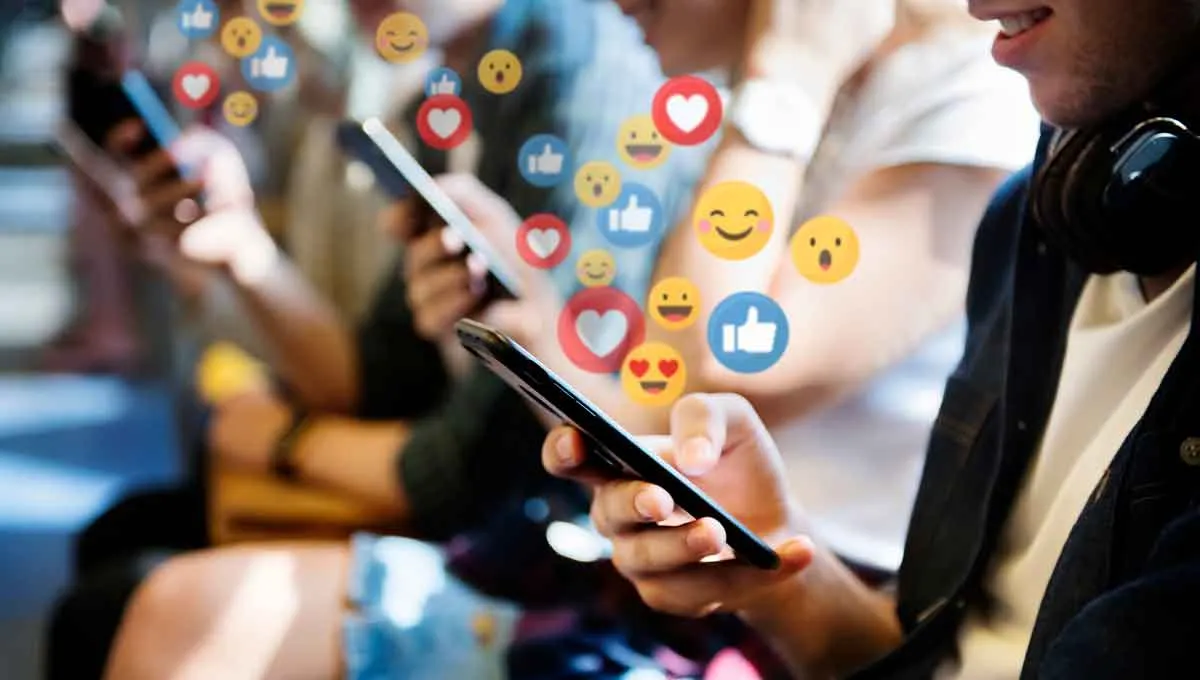 Virtual dünyanın reallığa təsiri: texnoloji yeniliklərin fəsadlarından necə qorunaq? - TƏHLİL