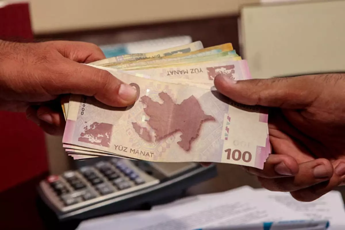 Azərbaycanda əhaliyə göstərilən ödənişli xidmətlərin ümumi dəyəri 8 %-dən çox artıb