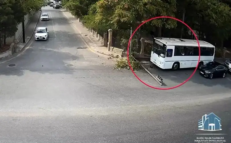 Sürücü işıqforu yararsız hala saldı