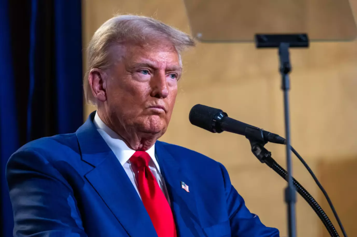Donald Trampın sərvəti 500 milyon dollar azalıb