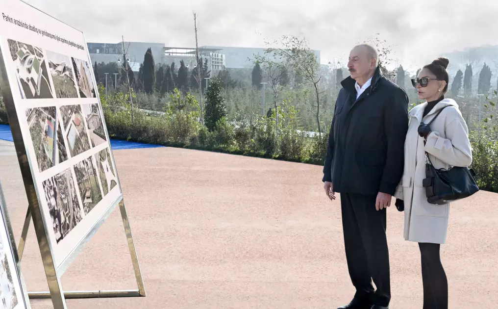 İlham Əliyev Bakıda yaradılan yeni parkın açılışında iştirak edib - FOTO