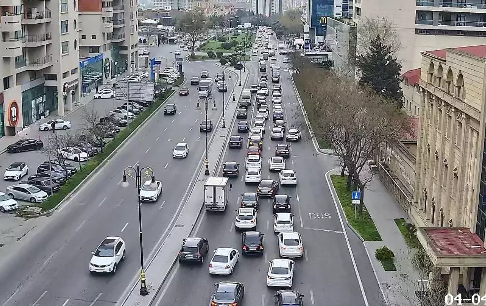 Bakıda hazırda bəzi yollarda sıxlıq müşahidə olunur