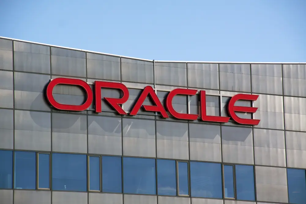 "Oracle"ın bazar dəyəri 700 milyard dollara yaxınlaşır