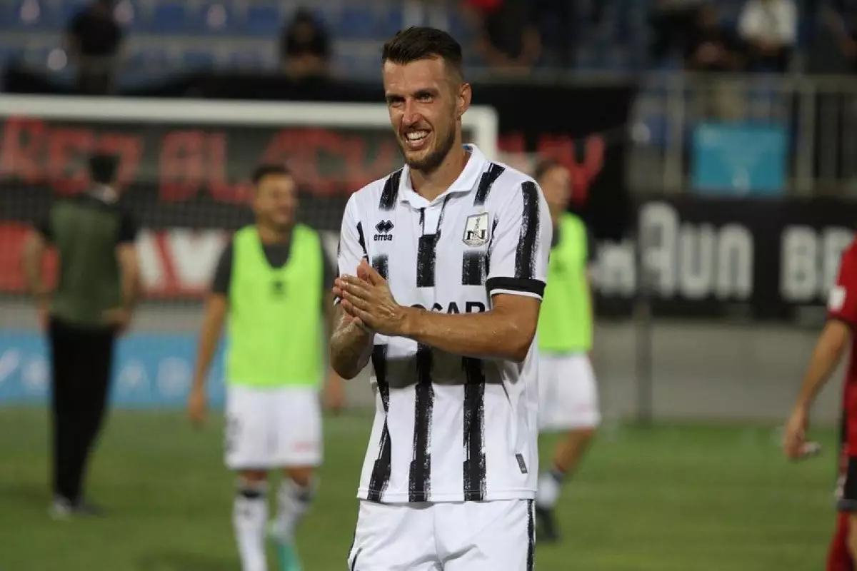 "Neftçi" legioner futbolçu ilə yollarını ayırdı