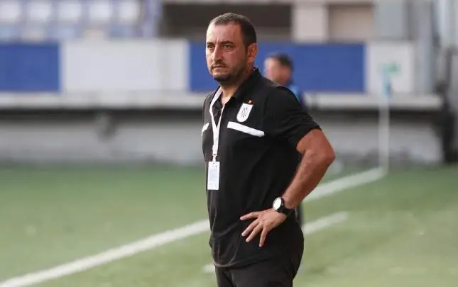 "Neftçi" məşqçisi ilə yollarını ayırıb
