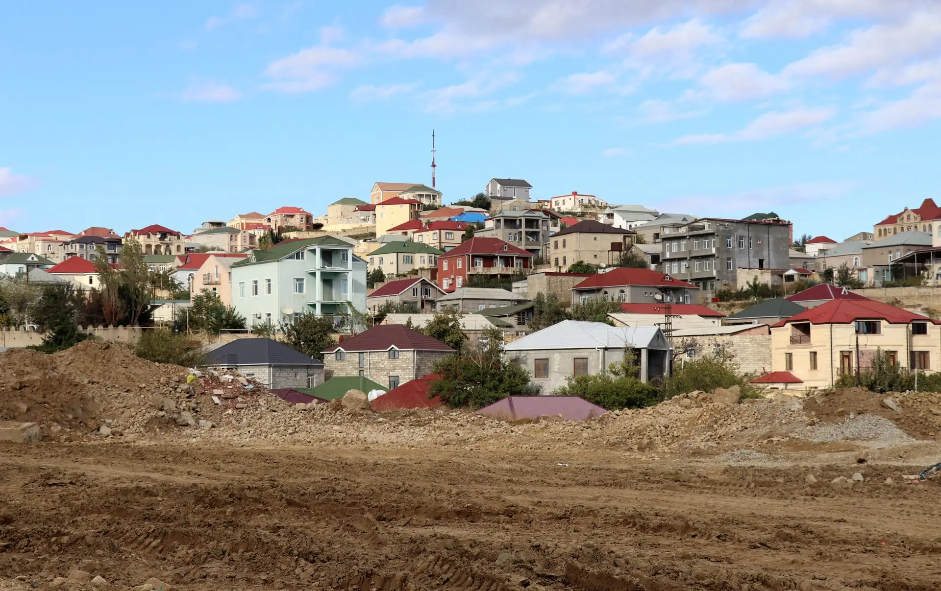 Bakıda sənədsiz evlərin sayı açıqlanıb