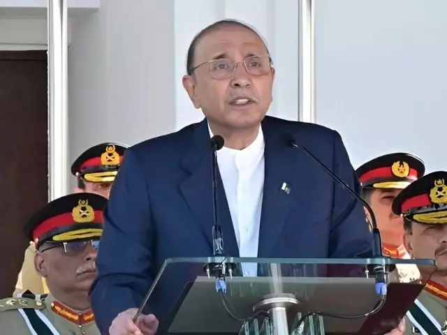 Pakistan prezidenti xəstəxanaya yerləşdirildi