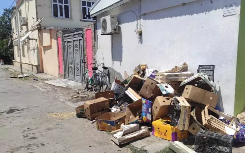 Ətraf mühiti məişət tullantıları ilə zibilləyən şəxslər barəsində tədbirlər görülüb (FOTO)