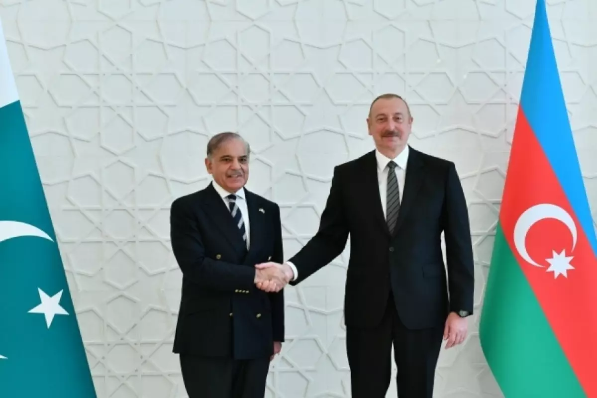 Şahbaz Şərif Azərbaycan Prezidentinə təbrik ünvanlayıb