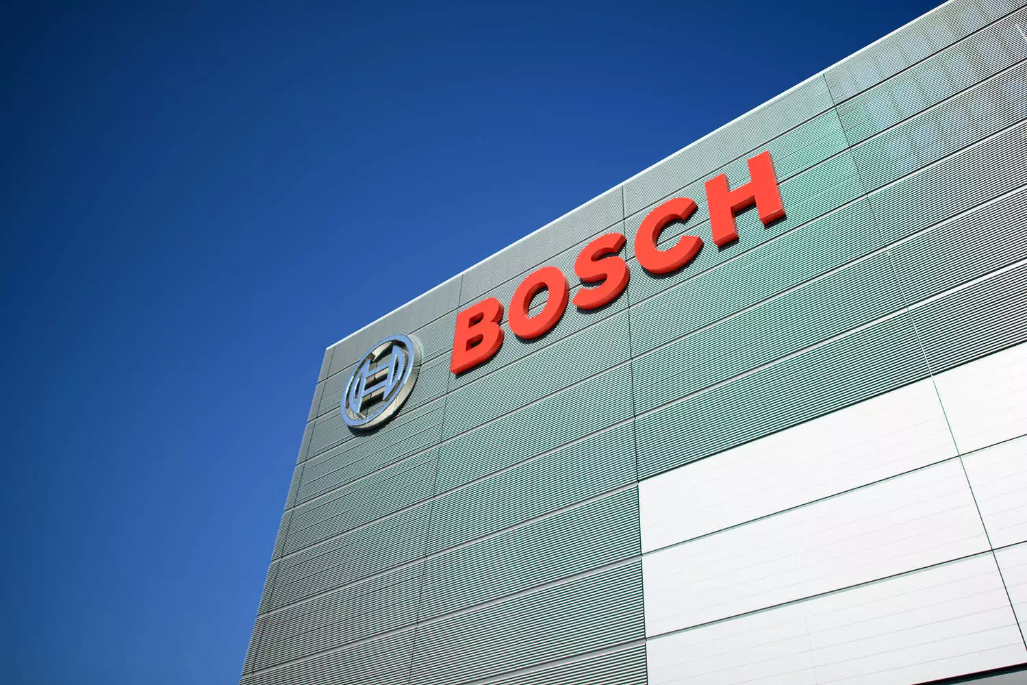 Bosch şirkəti böhranla əlaqədar 5,5 min işçisini ixtisar edəcək