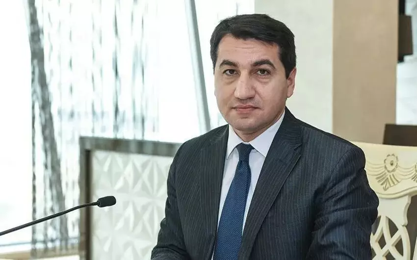 Hikmət Hacıyev: "Politico" nəşri dezinformasiya yaymaqda davam edir