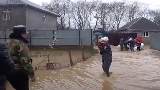 Su basan ərazilərdən 146 nəfər təxliyə edilib - VİDEO
