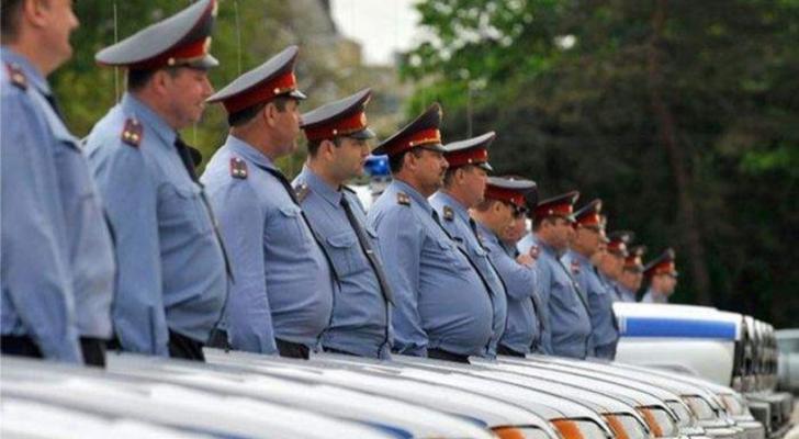 Azərbaycanda 3 polis kök olduğuna görə işdən çıxarıldı