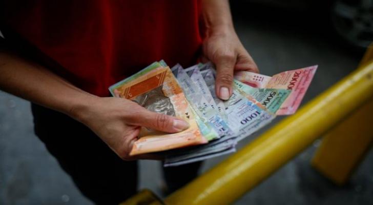 Venesuelanın milli valyutası bir günə 26%-dən çox ucuzlaşıb
