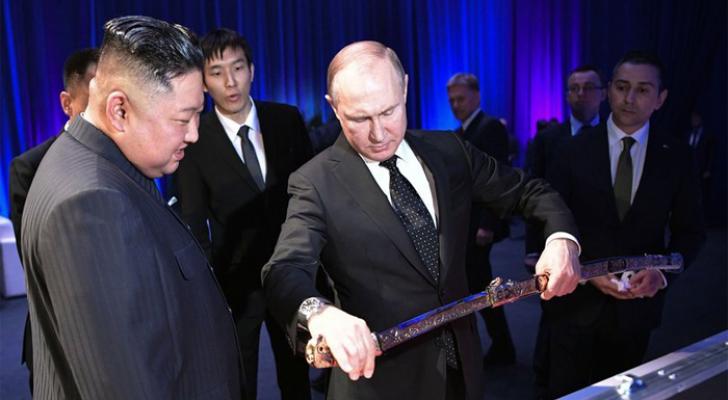 Putin, Şimali Koreya liderinin hədiyyəsinə 1 rubl dəyər verdi