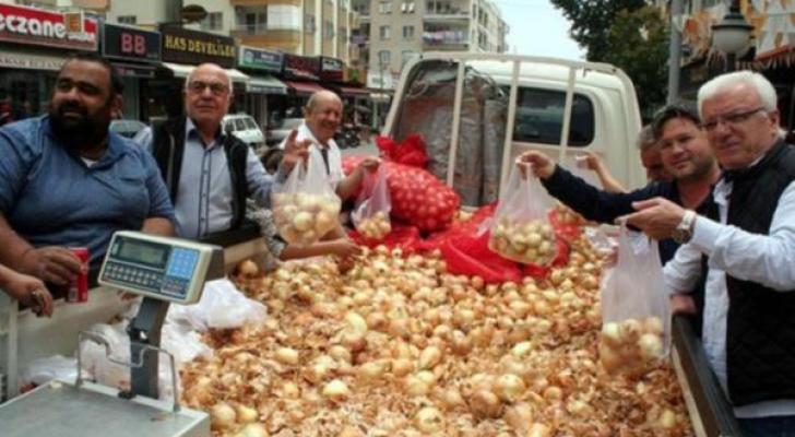 5 ton soğan 58 qəpikdən 1 saata satıldı