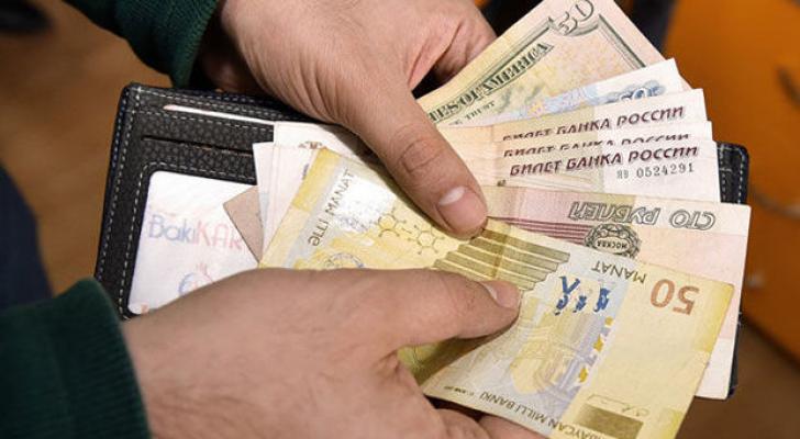 Bakıda ən çox və ən az maaş alanların siyahısı açıqlandı