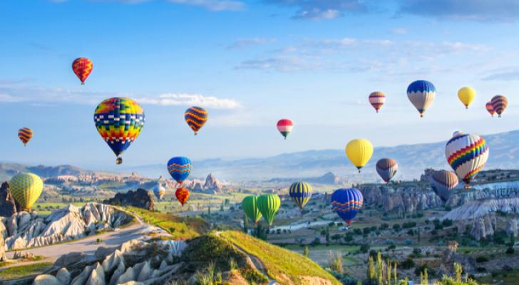 Türkiyə turistlərin alış-verişindən rekord gəlirlər qazanır: Ən çox xərcləyən kimlərdir?