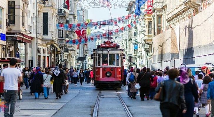 Azərbaycanlılar İstanbulda yaşamaq izni alarkən "işbazlar"ın qurbanına çevrilir - ARAŞDIRMA - FOTO