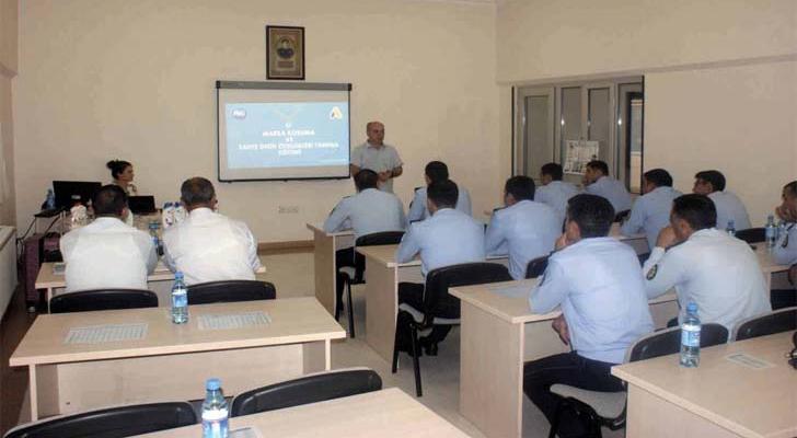“Saxta və keyfiyyətsiz idxal mallarına qarşı mübarizə” mövzusunda təlim keçirilib