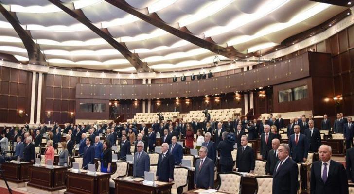 Deputatlar tətildən qayıtdılar