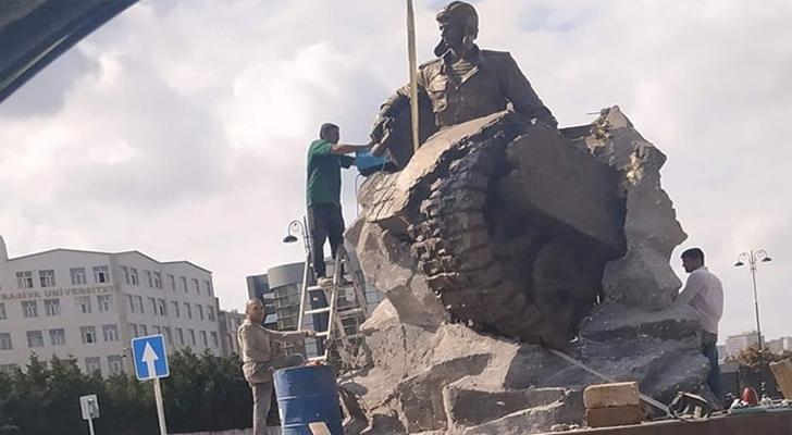 Bakıda Milli Qəhrəman Albert Aqarunovun heykəli ucaldılır – FOTO