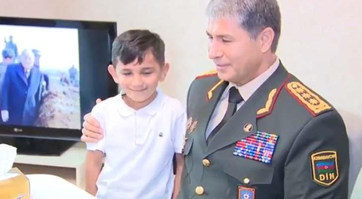 Azyaşlı uşaq Vilayət Eyvazova şeir dedi - Video