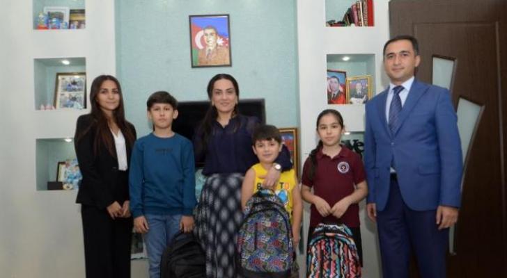 Nazirlik şəhidlərin övladlarına məktəbli çantası və dərs ləvazimatları hədiyyə edib