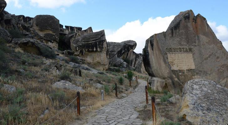 Qobustana gələn turistlərin sayı artıb 