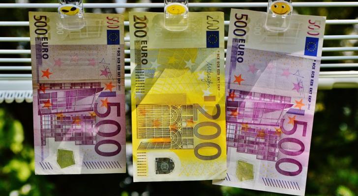 Avro ucuzlaşdı, dollar və rubl sabit qaldı - RƏSMİ MƏZƏNNƏ