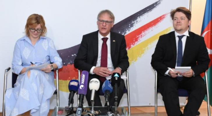 Almaniyada yaşayan azərbaycanlıların sayı açıqlanıb