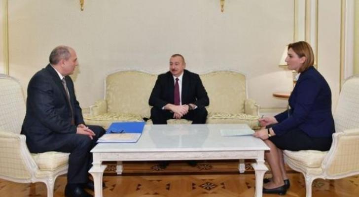 İlham Əliyev siyahıyaalınma və sorğu vərəqələrinin suallarını cavablandırıb