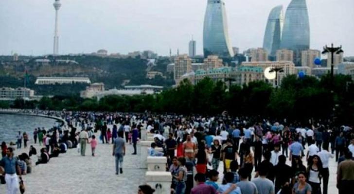 Azərbaycan əhalisi son 10 ildə 12,1 faiz artıb