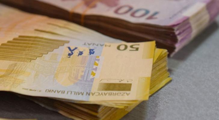 Dövriyyədə olan nağd pul və bank ehtiyatları yenidən artıb
