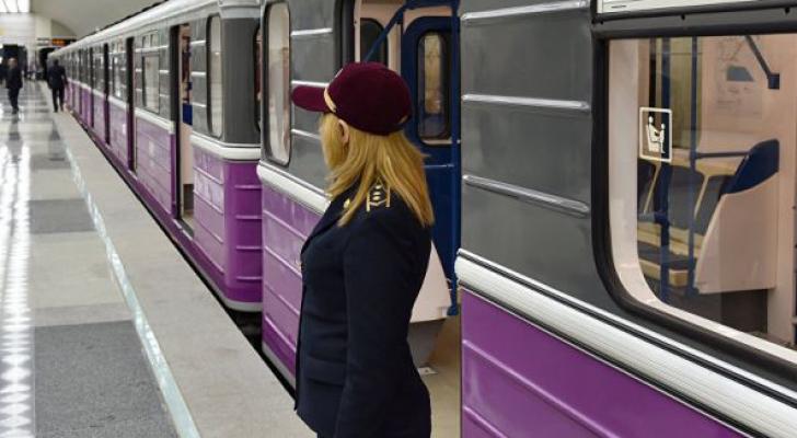 Metrodakı sıxlıq nə vaxt azalacaq? - Problemin həlli üçün 5 stansiya tikilməlidir