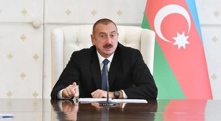 Köhnə təfəkkürlü, müasir zamanla ayaqlaşmayan məmurlar vəzifələrinə “əlvida” deyəcək - ŞƏRH