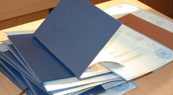 Azərbaycanda saxta diplomlar verən şəxslər həbs olundu