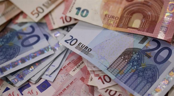 Avro 1.10 dollardan da aşağı düşdü