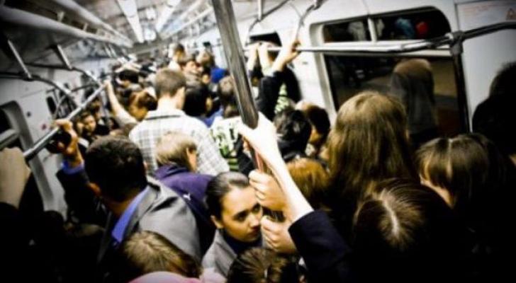Bakı metrosunda yenə nasazlıq yarandı: Qatar gecikdi
