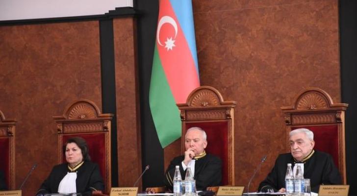 Konstitusiya Məhkəməsi parlamentin buraxılmasının Konstitusiyaya uyğunluğu ilə bağlı qərar qəbul edib 