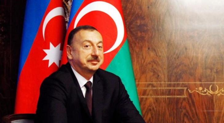 İlham Əliyev institut direktorunu təltif etdi