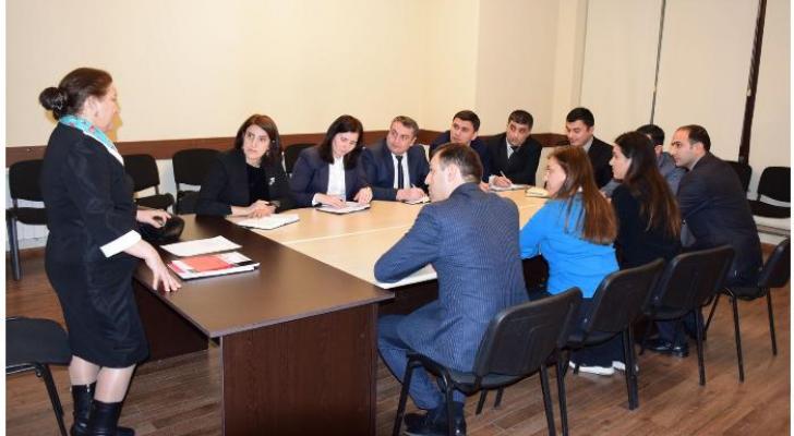 Azərbaycanda icra başçısı işçilərini dil kursuna göndərir - SƏBƏB