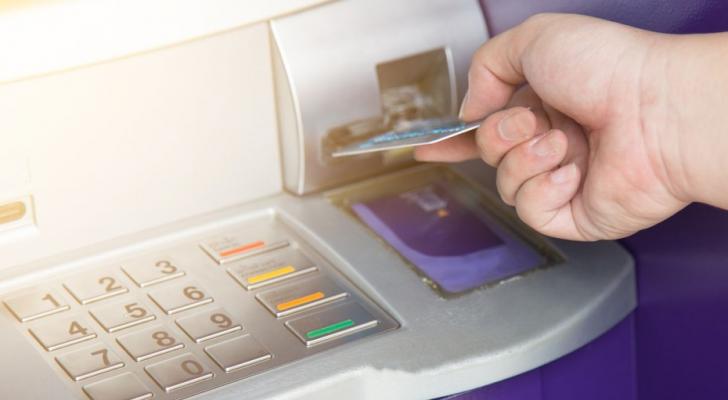 "AtaBank" kart əməliyyatlarını müvəqqəti dayandırıb
