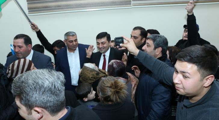 Deputatlığa namizəd Gəncədə böyük izdihamla qarşılandı! Gəncəlilər Zəfər Məmmədovu seçir  – VİDEO, FOTOLAR