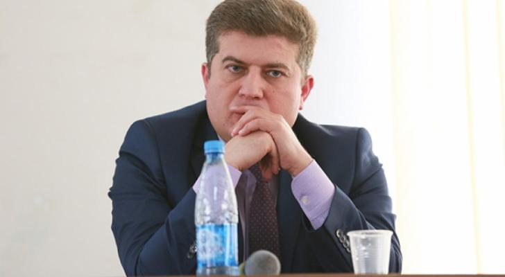Erkin Qədirli mandatından imtina etmədi