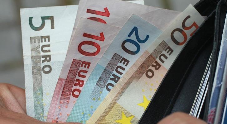 Avro bahalaşdı, dollar və rubl sabit qaldı