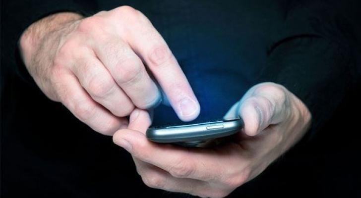 Koronavirusun smartfonda yaşama müddəti bəlli oldu