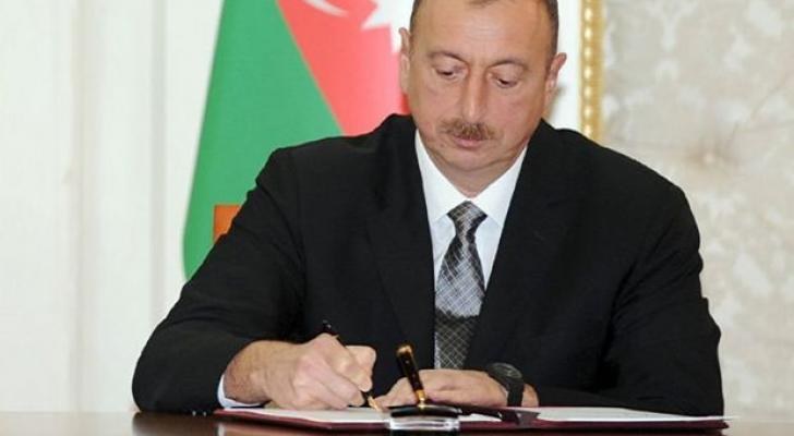 Prezident bu qanunları imzaladı: Epidemiya əleyhinə rejimi pozanlar həbs olunacaq