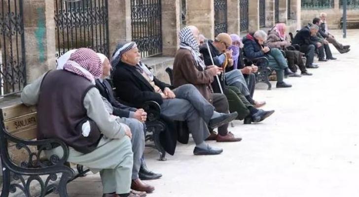 Türkiyədə küçəyə çıxma qadağasını pozan yaşlıların cəzası açıqlandı