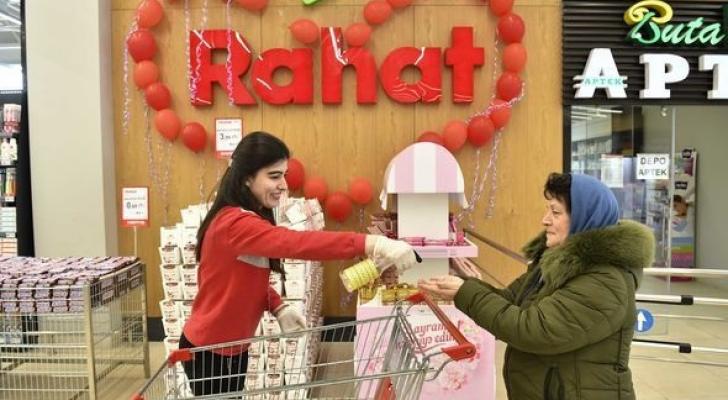 “RAHAT” supermarketlər şəbəkəsinin əməkdaşları pozitiv əhval-ruhiyyə yaradırlar - VİDEO